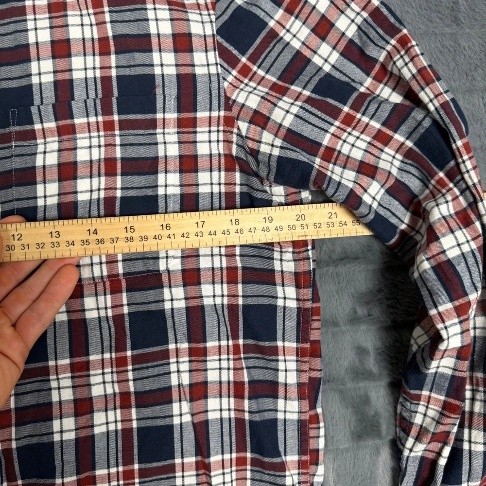 Banana Republic Mens Untucked Fit Plaid Button Down Shirt Red Navy Blue Size M